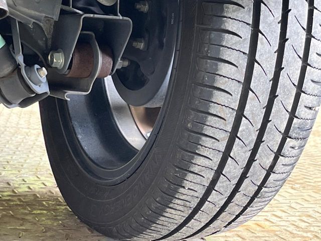 お車を安心してお乗りいただく為には、足回りの定期点検が欠かせません。サービスサポート（有償保証）では無料点検もご提供しており、安心のカーライフをお過ごしいただけるサポート体制が整っています。