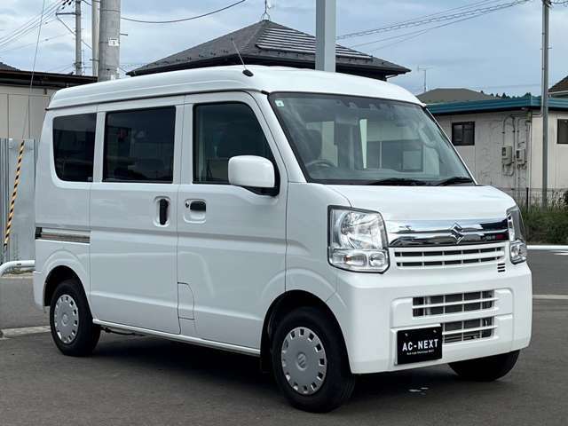 働いているスタッフは、中古車販売に携わってきたスタッフばかりなので車の知識やアドバイスはお任せください。「買ってよかった」「乗って楽しい」と思える一台のご提供をお約束します！