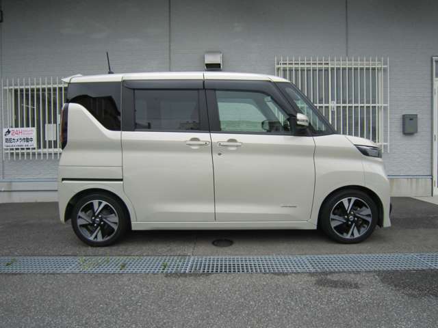ワイド保証付（期間中走行距離無制限）全国の日産サービス工場にて保証が受けられるのでお出かけ時でも安心！