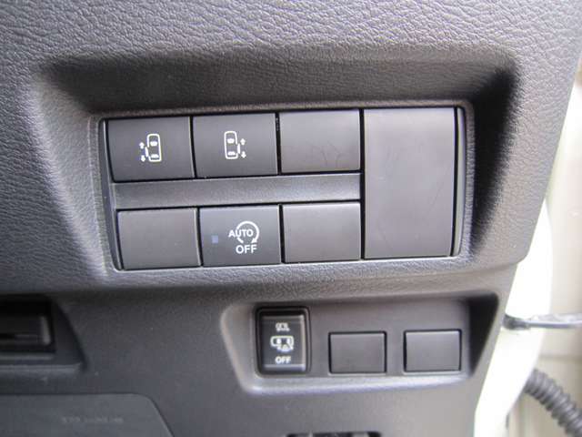 両側電動スライドドアです！運転席より遠隔での操作が可能となっております！