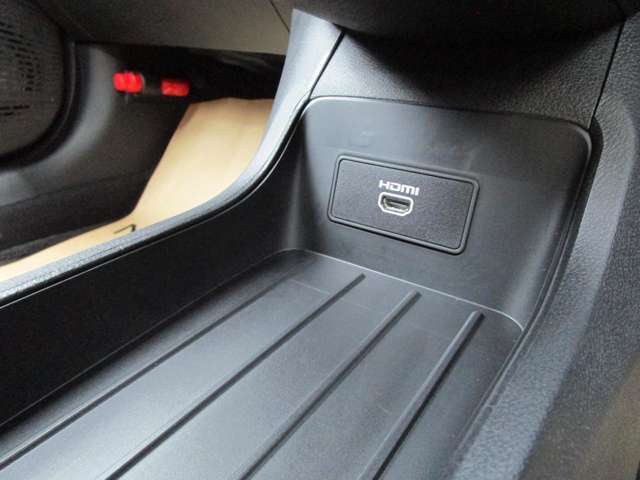 今現在、当店舗にて展示中です。ぜひご来店の上、現車をご覧ください。また、遠方のお客様にも対応しております。お気軽にご相談ください。