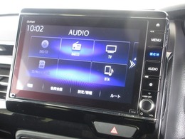 ナビゲーションはギャザズ8インチナビ（VXU-217NBi）を装着しております。AM、FM、CD、DVD再生、Bluetooth、音楽録音再生、フルセグTVがご使用いただけます。