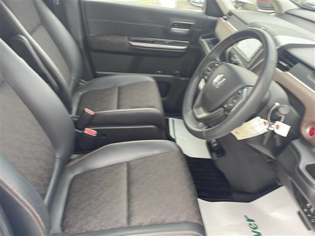 ガリバーグループの在庫車をドルフィネットシステムで店内のPCでご紹介も致します。日本全国どこにあるクルマでも当店でお手続き、ご納車ができます。お気に入りでピッタリのクルマがきっと見つかります！！