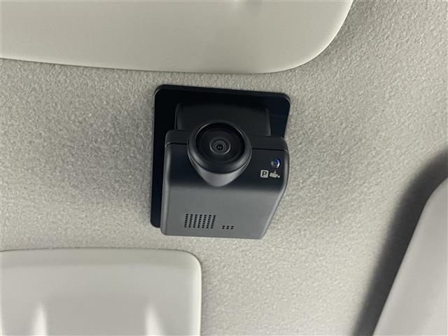 【ドライブレコーダー】映像・音声などの運転中の記録を残します。事故などを起こした起こされた時の証拠になりえますので、もしも時でも安心ですね。