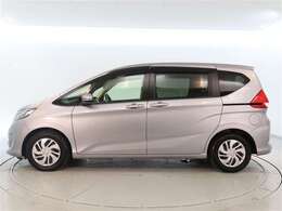 おひとり、恋人、ご友人、ご家族など、少人数でも大人数でもお出かけが楽しめます。この車で楽しいドライビングライフを送りましょう♪