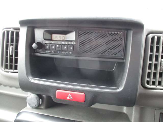 AM/FMラジオ（スピーカー内蔵）