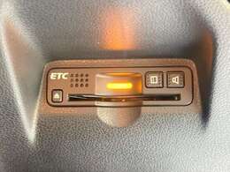 人気のオプション、ビルトインETC付き！料金所もノンストップ通過で渋滞知らず！後から付けると2万円前後はするオプションですので、最初から付いているのは嬉しいですね！