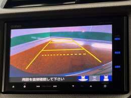 バックカメラがついて後方確認が簡単にできます！苦手としている車庫入れ等も安心して出来ますね！凄く需要の高い装備ですので、最初から付いていれば言う事なしですよね！？