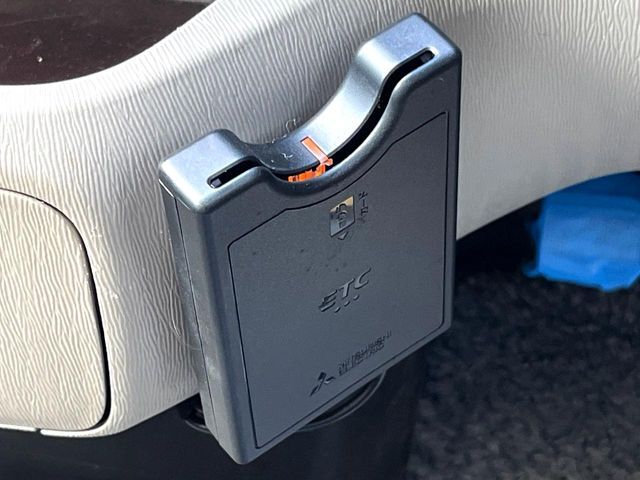 【ETC】高速道路の料金所をストレスなく通過！話題のスポットやサービスエリアに多い「スマートIC」利用時は必須のアイテムです。当店でセットアップを実施、ご納車当日からすぐにご利用いただけます！