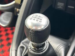 【フロア6速MT】走りの6速MT！！スポーティーな走行をお楽しみいただけます♪