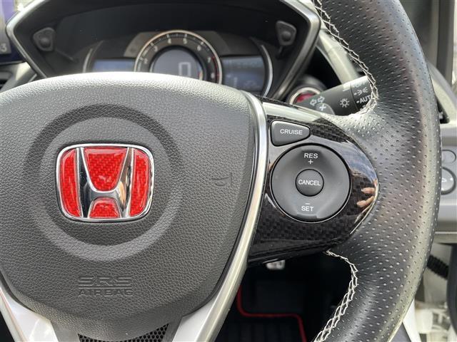気になる車はすぐにお問い合わせください！画面右側の0066から始まる無料ダイヤルからお問い合わせ下さい！専門スタッフがお車のご質問にお答えいたします！