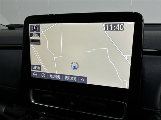 純正ナビを装備。タッチパネル式で使いやすく、お出かけもラクラクです。