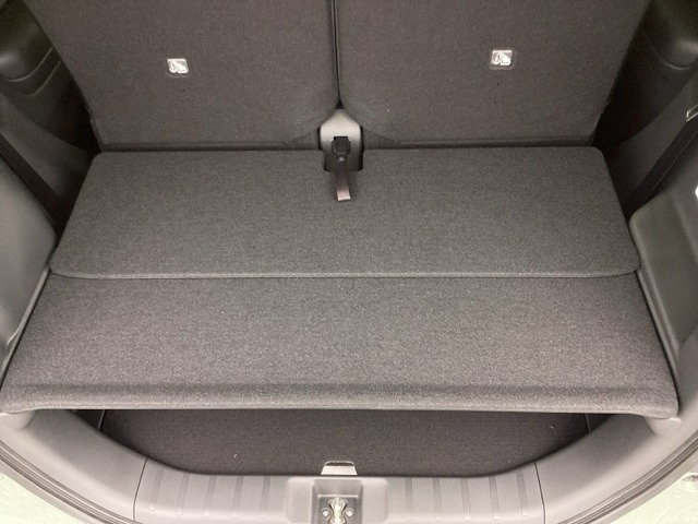 この度は、当店のお車をご覧いただきまして誠にありがとうございます。当店では全国販売・納車も行っております。県によって陸送費用は異なりますのでお気軽にお問い合わせください。