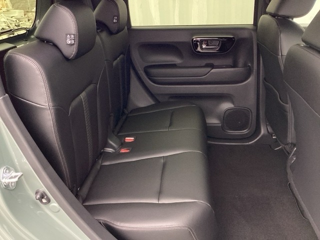 この度は、当店のお車をご覧いただきまして誠にありがとうございます。当店では全国販売・納車も行っております。県によって陸送費用は異なりますのでお気軽にお問い合わせください。