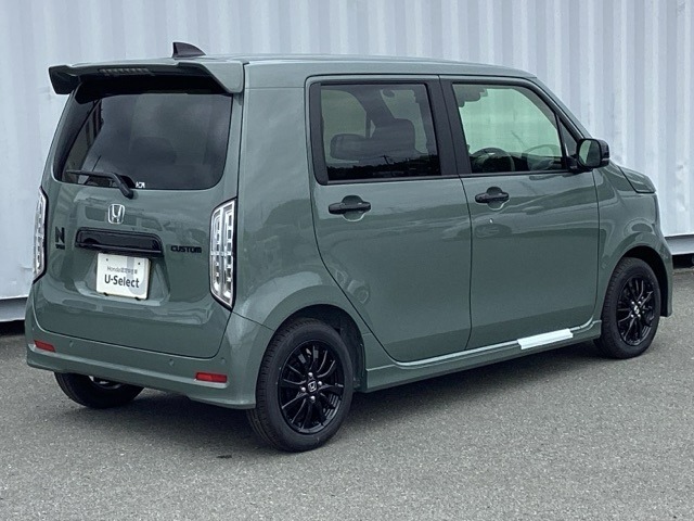 この度は、当店のお車をご覧いただきまして誠にありがとうございます。当店では全国販売・納車も行っております。県によって陸送費用は異なりますのでお気軽にお問い合わせください。