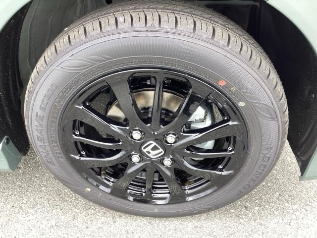 この度は、当店のお車をご覧いただきまして誠にありがとうございます。当店では全国販売・納車も行っております。県によって陸送費用は異なりますのでお気軽にお問い合わせください。