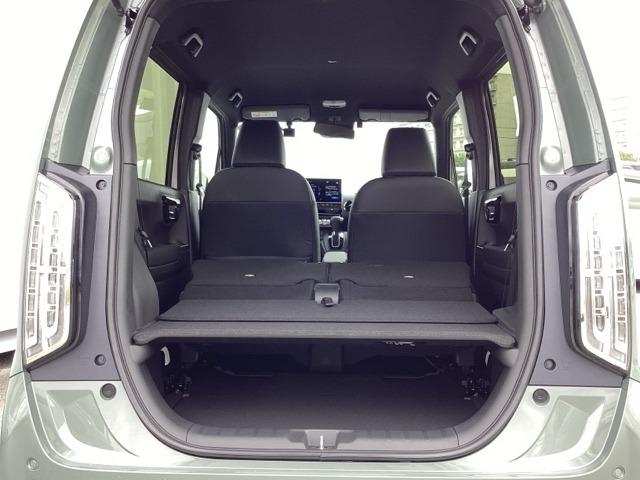 この度は、当店のお車をご覧いただきまして誠にありがとうございます。当店では全国販売・納車も行っております。県によって陸送費用は異なりますのでお気軽にお問い合わせください。