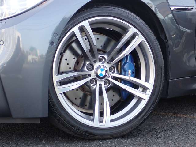 ☆関東運輸局認証工場　自動車分解整備事業　2-6030☆☆プッシュプル式板金塗装ブース完備/STANDOX製塗料を使用しております☆無料代車30台完備！各種メンテナンス、板金作業お任せください！