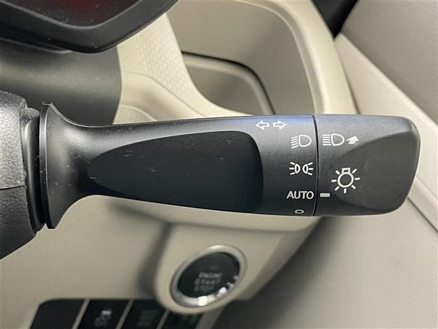 【　オートライト　】オートライトなのでライトの点け忘れを気にすることなく運転が出来ます♪