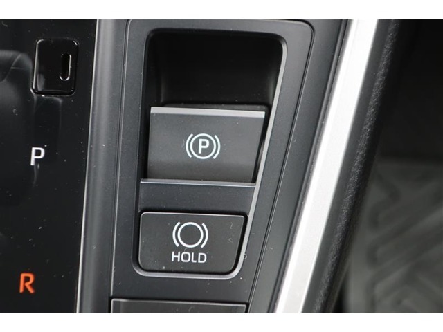 電動パーキングブレーキを搭載。スイッチ操作でパーキングブレーキを作動・解除することが可能ですので、操作の力が不要ですよ♪