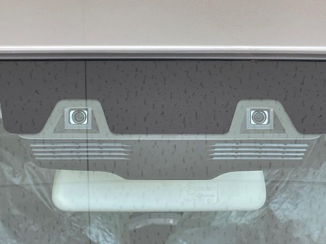 【スズキ　セーフティサポート】走行中に前方の車両等を認識し、衝突しそうな時は警報とブレーキで衝突回避と被害軽減をアシスト。より安全にドライブをお楽しみいただけます。