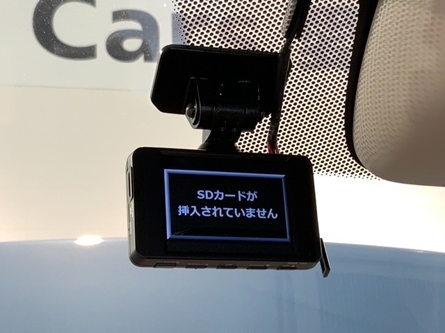 万が一の事故のときもドライブレコーダーがあると安心です。ご利用になる場合は個人情報保護の観点より新品の対応SDカードをお求め下さい。