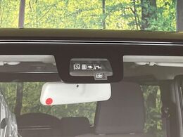 【スズキ　セーフティサポート】走行中に前方の車両等を認識し、衝突しそうな時は警報とブレーキで衝突回避と被害軽減をアシスト。より安全にドライブをお楽しみいただけます。