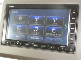 ナビゲーションはギャザズメモリーナビ（VXM-214VFi）を装着しております。AM、FM、CD、DVD再生、Bluetooth、音楽録音再生、フルセグTVがご使用いただけます。