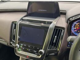 【メーカー純正ナビ】インテリアに溶け込むスタイリッシュな「専用設計」メーカーナビを装備♪視認性や操作性など基本性能にも優れ、より上質なカーライフをお楽しみいただけます。