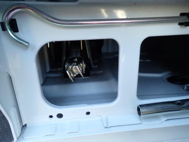 ジャッキ類。収納位置ご確認くださいませ。