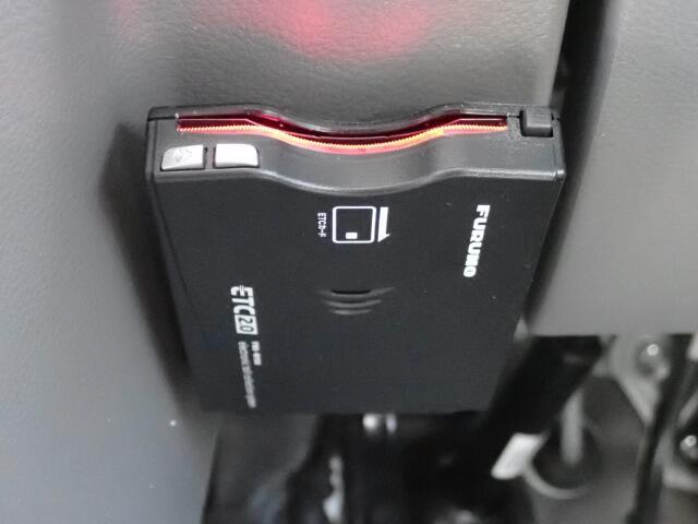 ETCも装備しています。ノンストップで料金所を通過できます。うれしい装備ですよね。