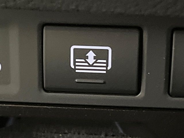 電動サンシェード装備しております！！