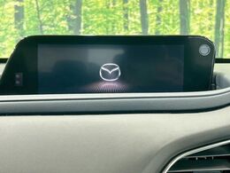 【スマートシティブレーキサポート】低速走行中に前方の車両等を認識し、衝突しそうな時は警報とブレーキで衝突回避と被害軽減をアシスト。より安全にドライブをお楽しみいただけます。