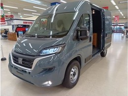 大開口スライドドアで横からの荷物の出し入れも便利です。