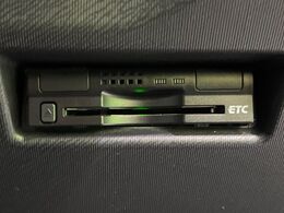 【ETC】高速道路の料金所をストレスなく通過！話題のスポットやサービスエリアに多い「スマートIC」利用時は必須のアイテムです。当店でセットアップを実施、ご納車当日からすぐにご利用いただけます！