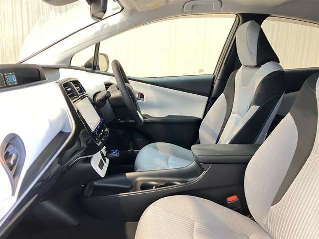 清潔で広々した座席です！是非、現車を見て体感してみてください。