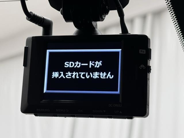 ドライブレコーダー装備してますよ。　思いでの記録や万が一の時の記録にも便利ですね。