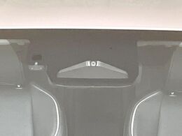 【トヨタセーフティセンス】走行中に前方の車両等を認識し、衝突しそうな時は警報とブレーキで衝突回避と被害軽減をアシスト。より安全にドライブをお楽しみいただけます。