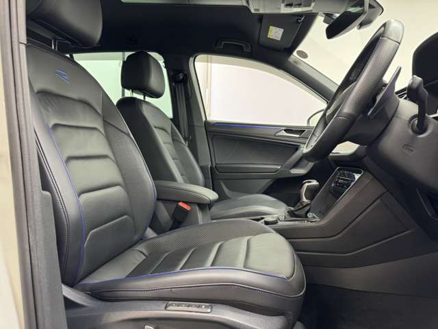 内装に関しましても、気になる臭いや、目立つキズは見受けられません。禁煙車になります。