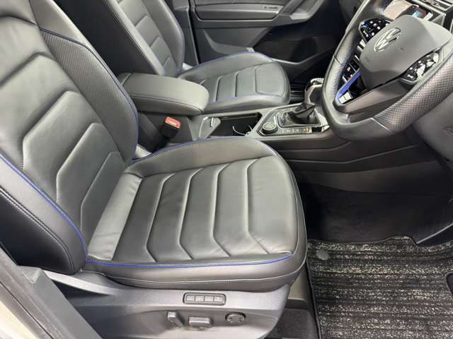 内装に関しましても、気になる臭いや、目立つキズは見受けられません。禁煙車になります。