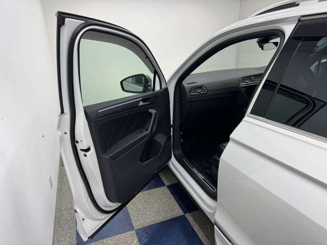 1オーナー　禁煙車　黒革シート　全方位カメラ　純正ナビ　TV　シートヒーター　ドラレコ前後　ETC