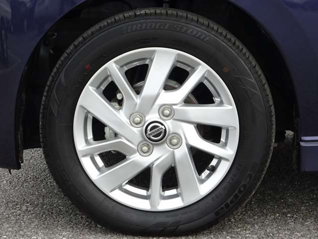 【タイヤ】　【純正14インチアルミホイール】《155/65R14》専用のアルミなのでお車のイメージぴったりですね！
