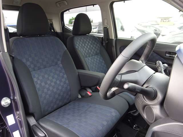 【運転席】最適なドライビングポジションで操作性を向上！長時間運転の疲れを軽減します。