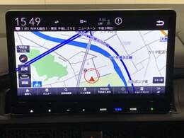 ホンダ純正ナビ付き！独自のインターナビ搭載により、リアルタイムの交通渋滞情報だけでなく、お出掛け先の天気や様々な情報も取得できドライブをよりお愉しみ頂けます！♪
