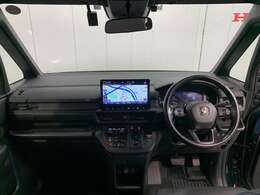 見通しの良い運転席回りとなっておりますので安心して運転をして頂けます！窓が大きいので明るく開放的な室内です