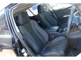 ロングドライブも快適に過ごせるシート。