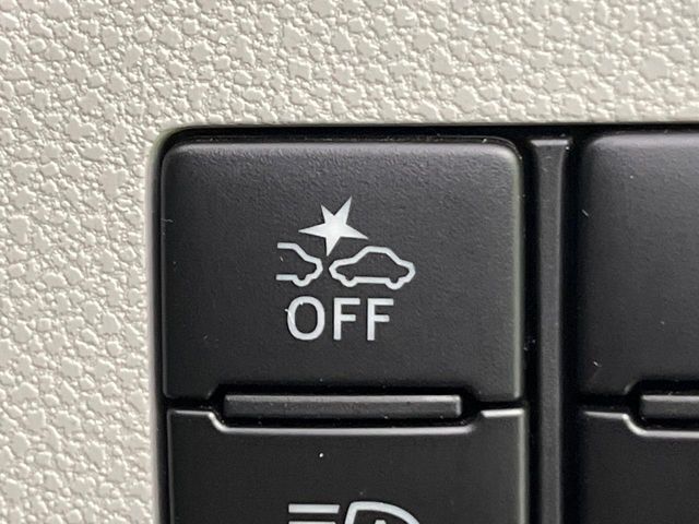 【スマートアシスト】走行中に前方の車両等を認識し、衝突しそうな時は警報とブレーキで衝突回避と被害軽減をアシスト。より安全にドライブをお楽しみいただけます。