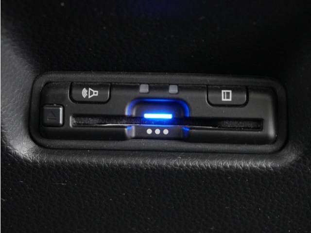 今や必需品の◆ETC車載器　装備車◆　有料道路を利用する際にスムースに通過でき、わずらわしい料金支払いから開放されます！