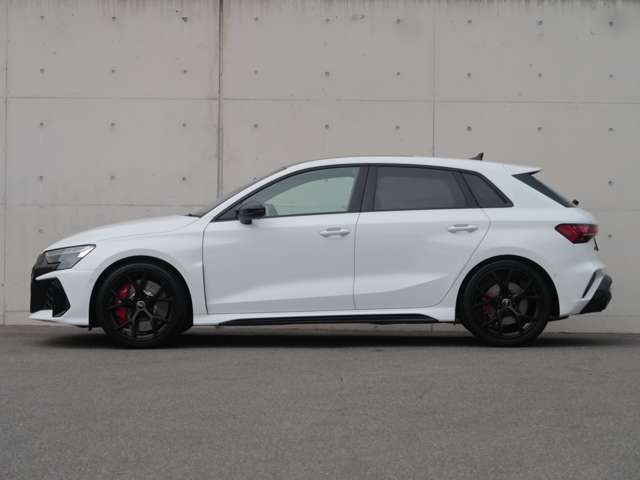 特別低金利オートローン実施中。Audi認定中古車Sローン＝車両本体価格の一部を据え置くことで月々のお支払いを軽減。信頼のAudi認定中古車に買い易さとゆとりをご提供します