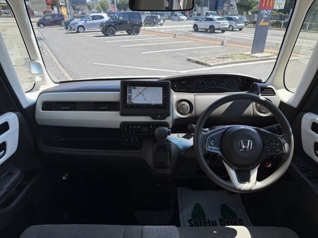 車の販売だけでなくどんな車でも買い取りします！　車検切れや不動車などあれば是非出張買取査定もご利用いただけます！料金はもちろん無料！